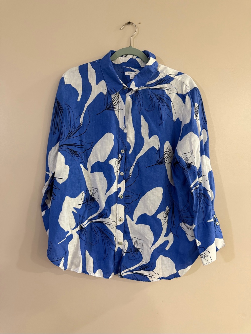 Chico's Royal Blue & White Floral Button-Down Shirt linen